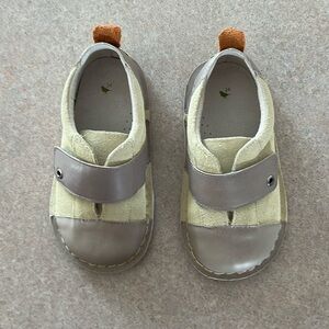 Pipit unisex shoes Sz8